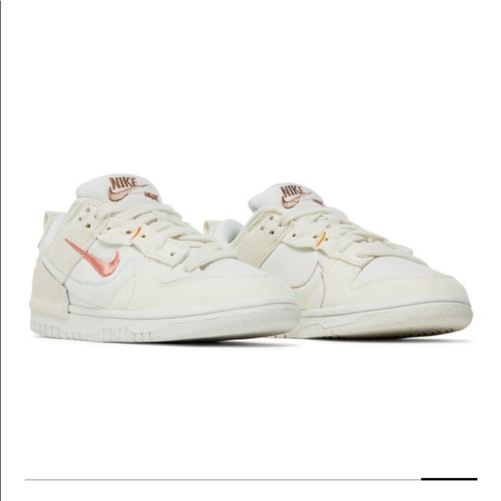 Women’s Nike Dunk Low size 7.